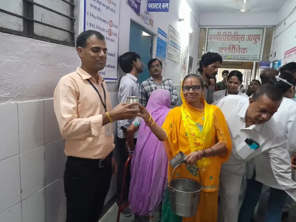 Unique initiative of Akshay Seva Sanstha: Commendable effort of water service in Mahatma Gandhi Hospital