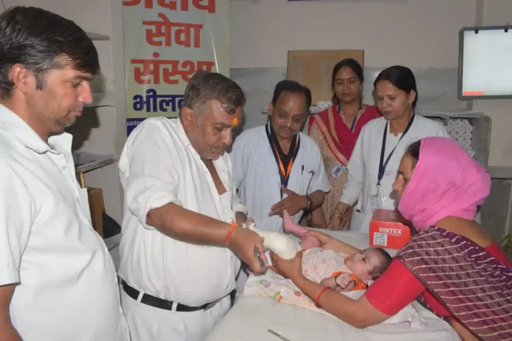 Akshay Seva Sanstha provided free club foot shoes to children with congenital deformities