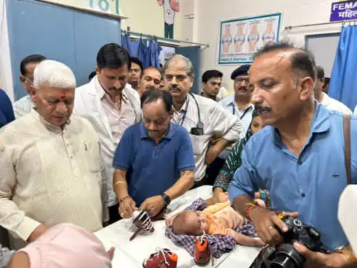 Akshay Seva Sanstha provided free club foot shoes to children with congenital deformities