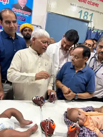 Akshay Seva Sanstha provided free club foot shoes to children with congenital deformities