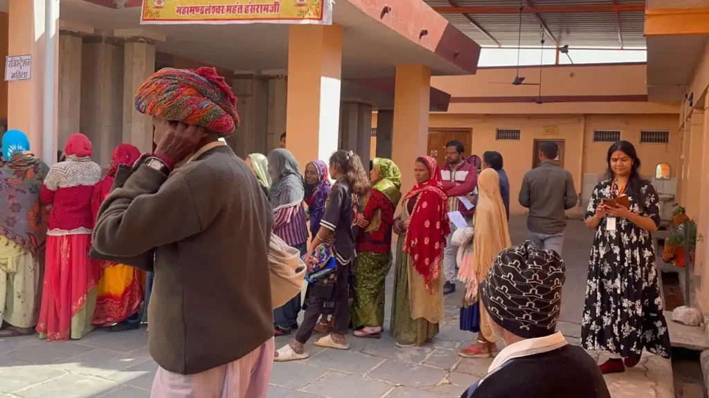 Akshay Seva Sanstha organized a free eye lens transplant camp