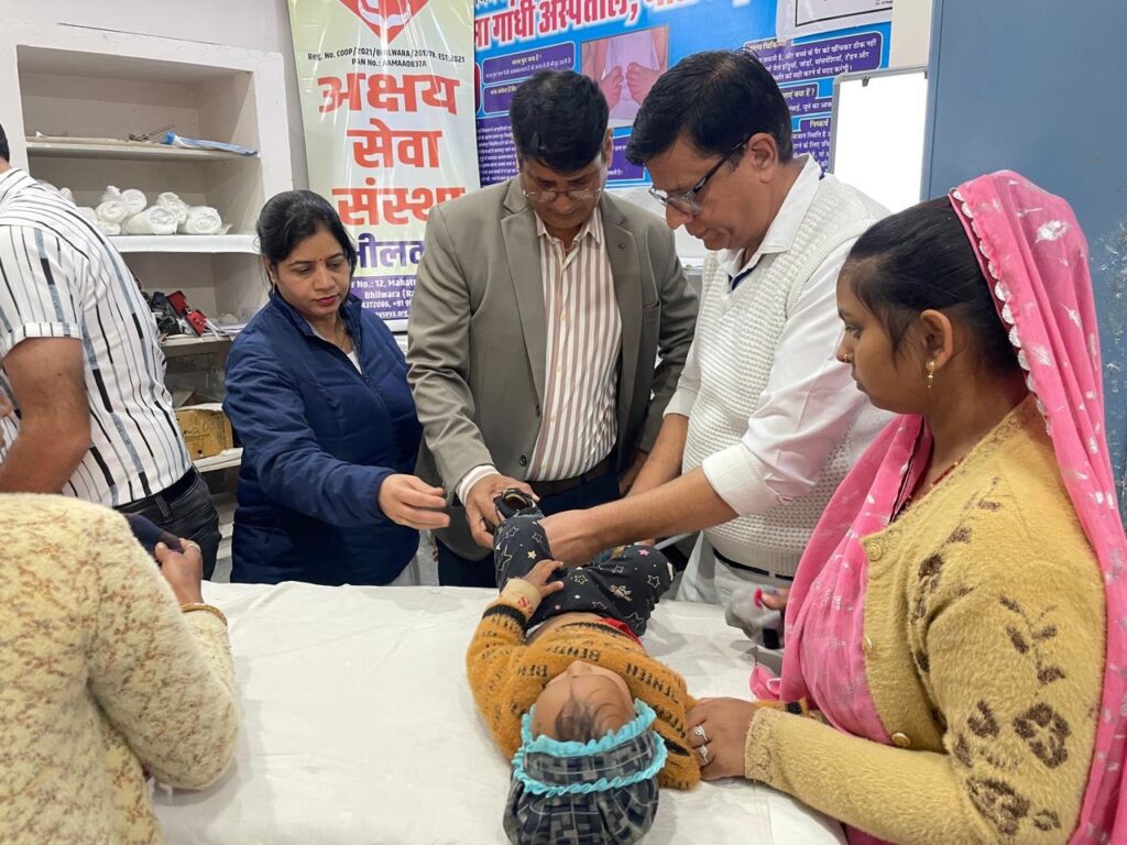 Akshay Seva Sanstha provided free club foot shoes to children with congenital deformities